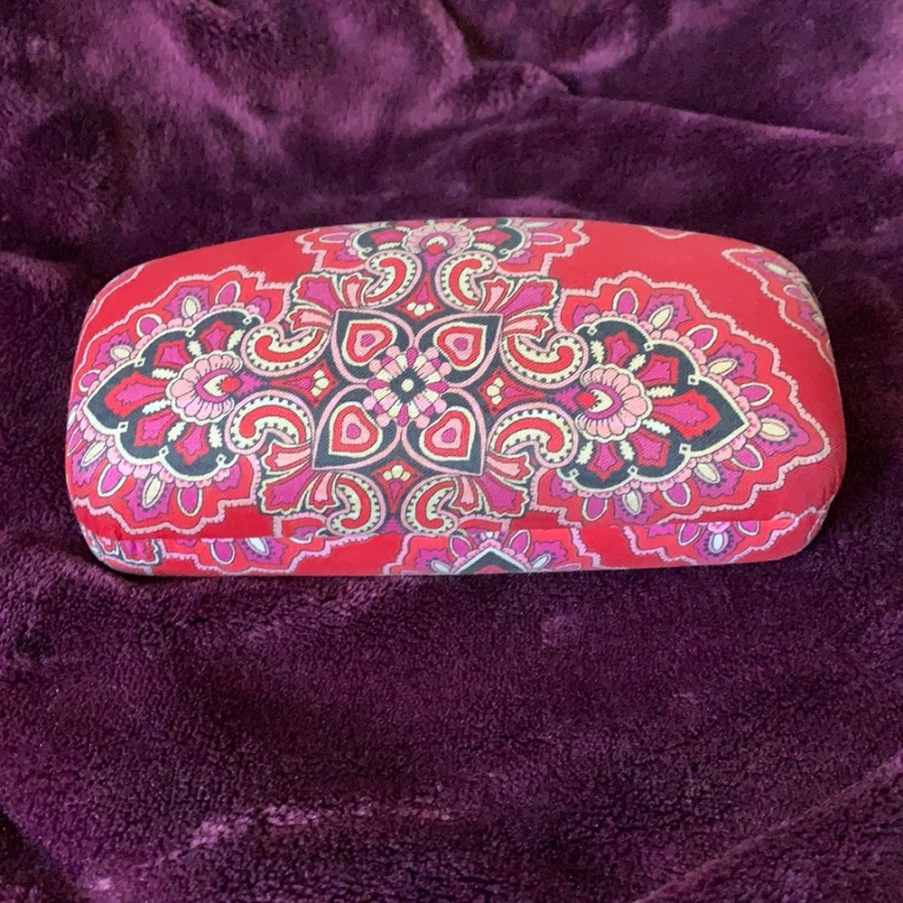 Vera Bradley sunglasses case 😎